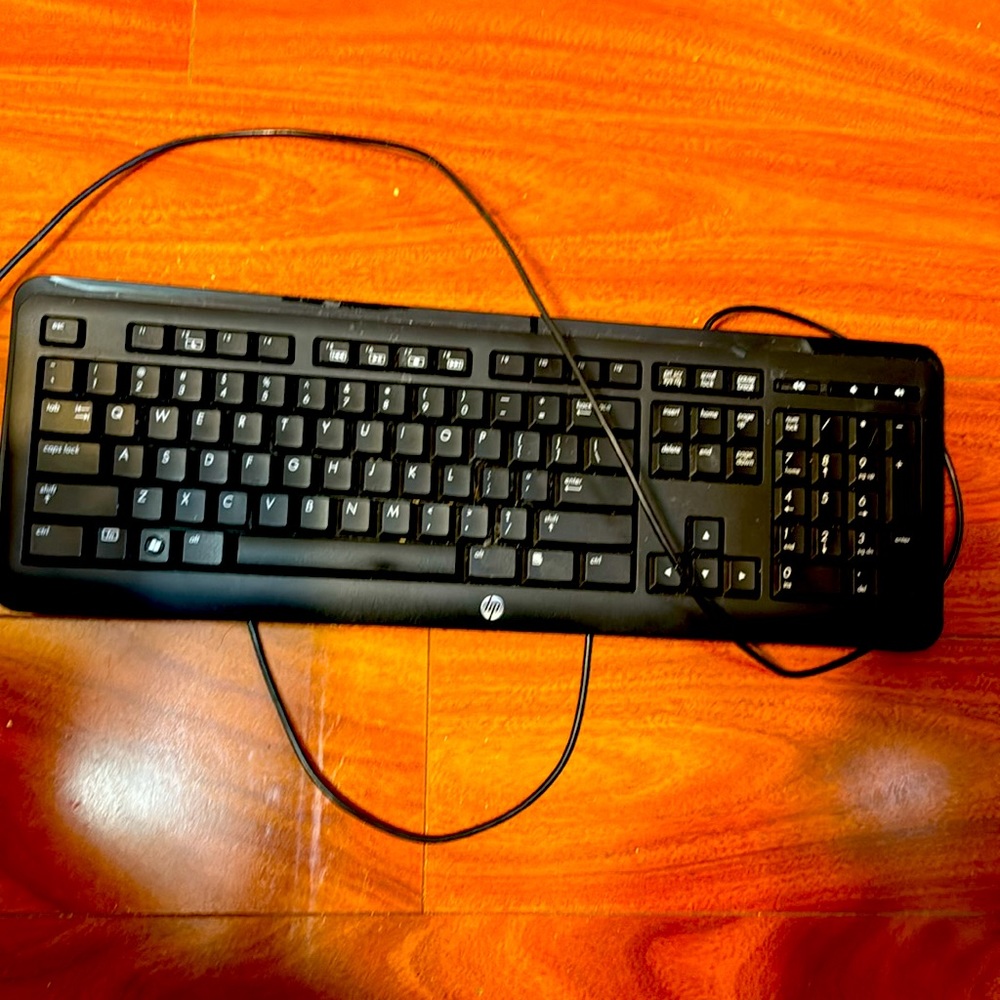 Hp UBS keyboard excellent condition. Purchase two items and I will pay shipping